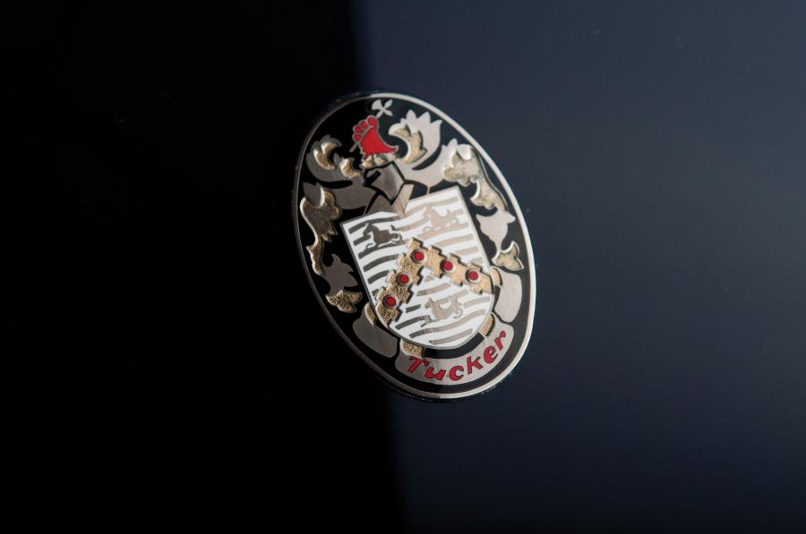 Логотип Tucker Sedan (1045) 1948 года  (фото 2 из 8)